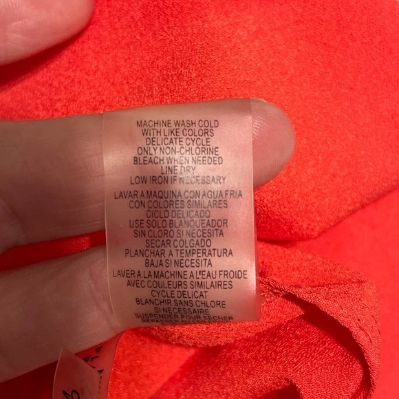 Calvin Klein Red Blouse Gold Buttons Tab Sleeves Large Pre-Owned - Picture 7 of 9